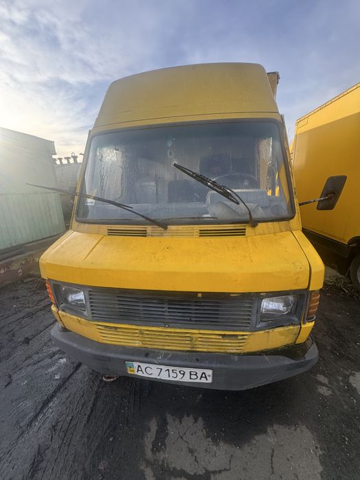 Mersedes хлібовоз вантажний 4 шт