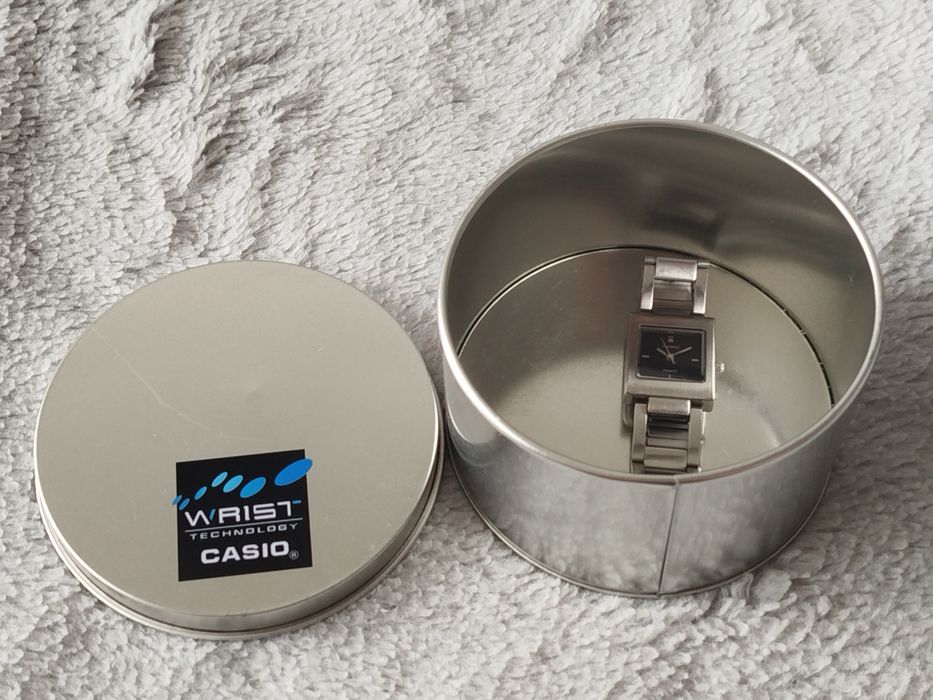 Zegarek Casio Vintage LTP-2032 Tank silver black retro old money