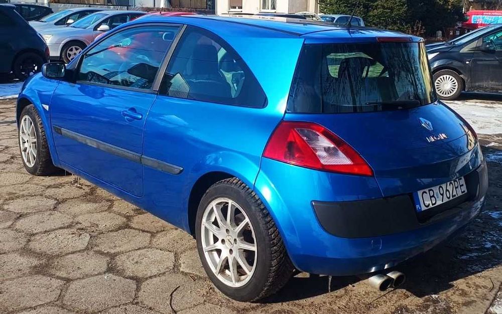 Megane 1.6 ben piękny kolor bez rdzy ładne alufelgi sportowy wydech