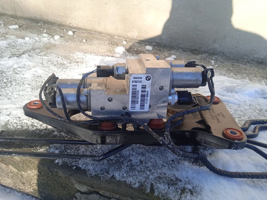 Клапанный блок 6782737 BMW X5 X6 E70 E71 17-07-6064H