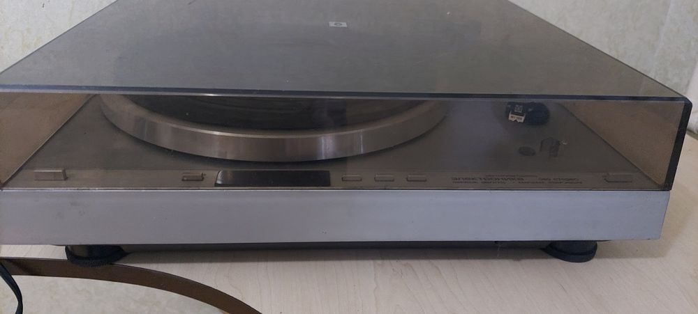 Проигрыватель виниловых пластинок Электроника-ЭП-060-стерео