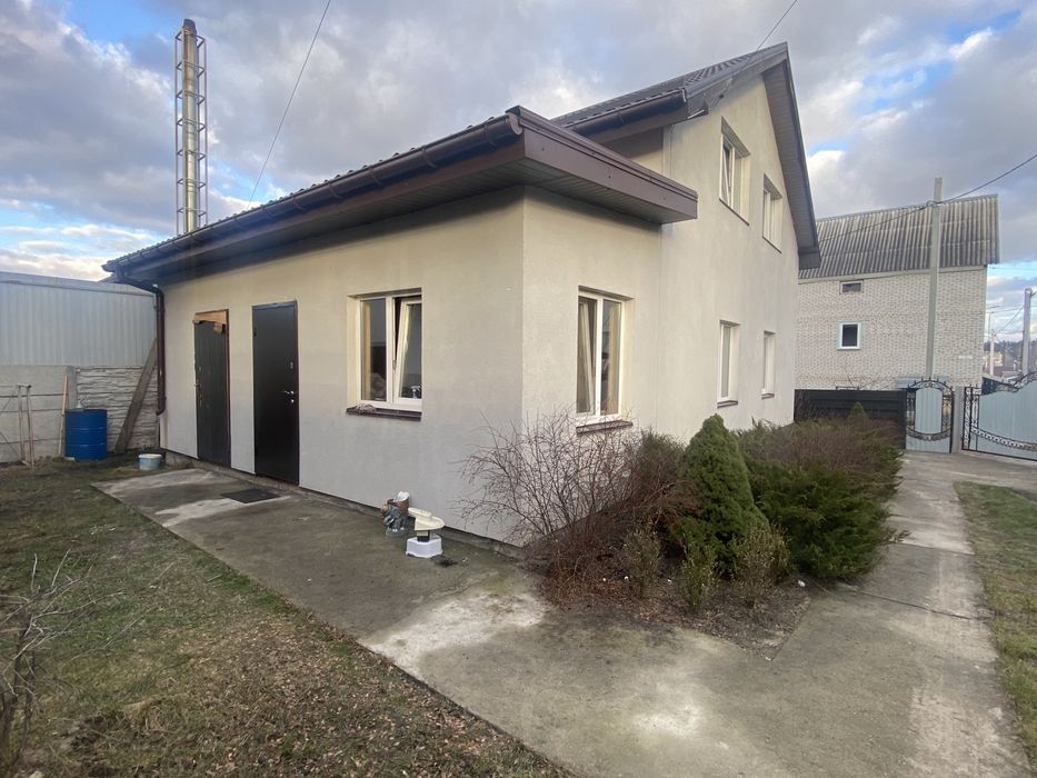 Окремий будинок в Бучі з ремонтом, меблями і технікою