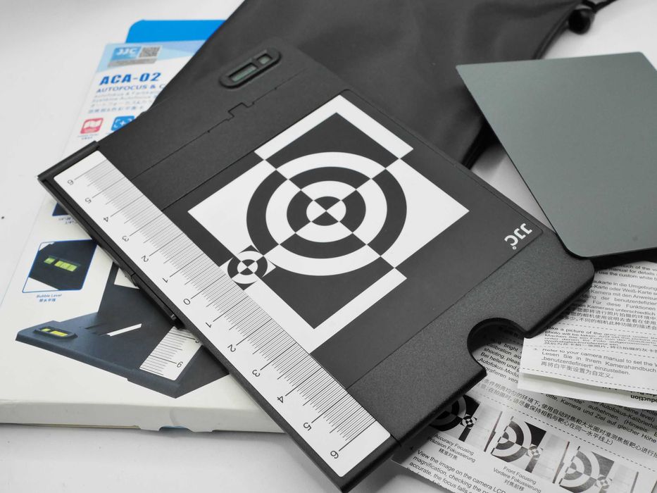 Zestaw do kalibracji obiektywu AF JJC ACA-02 wzornik balansu bieli
