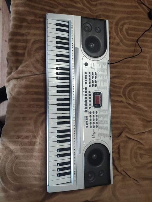 Syntezator na sprzedaż 3 sztuki