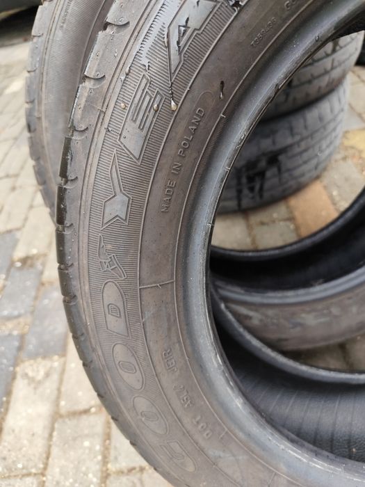 Pneus 195/60r16 Goodyear EfficientGrip ocasião
