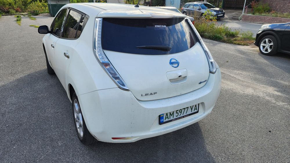 Здам в оренду Nissan leaf 24 кВт