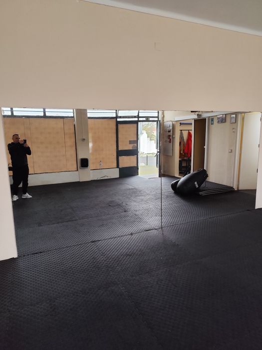 Espelhos para Ginásio  com 210 cm de largura  e 182 cm de altura