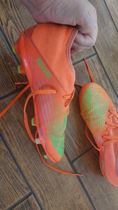 Korki marki adidas w rozmiarze 38