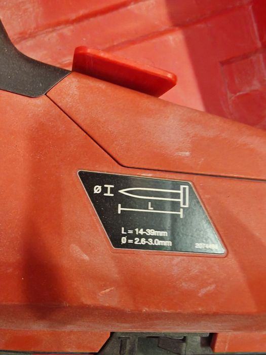 Gwoździarka Gazowa Hilti