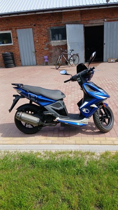 Skuter Kymco super 8 pojemność 50 cm 2011 rok  2T mały przebieg