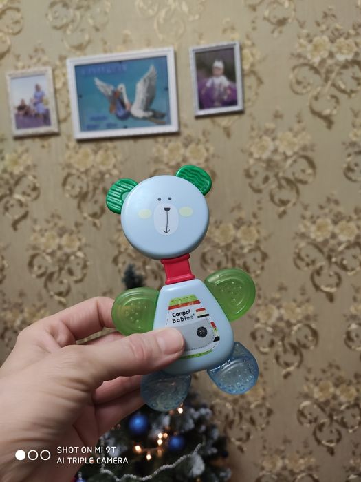Іграшки малюкам, брязкальця