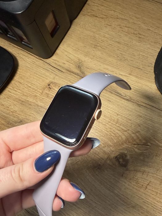 Apple  Watch  SE