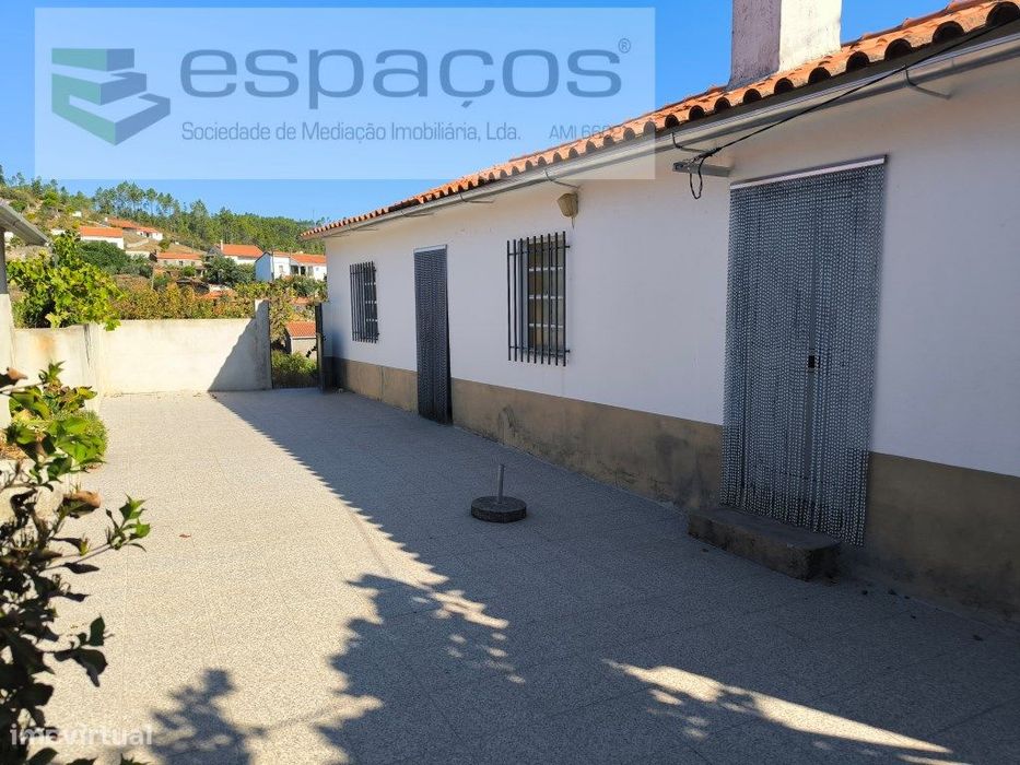 Moradia com terreno envolvente - Sobrainho da Ribeira