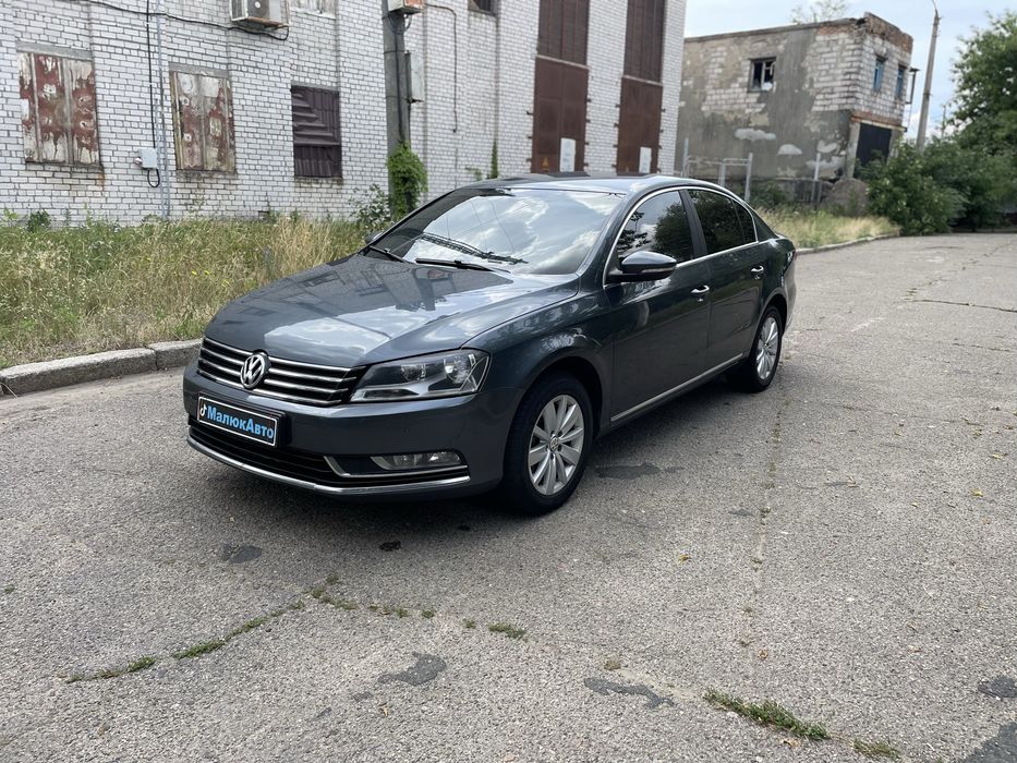 Volkswagen Passat Sedan, 2013