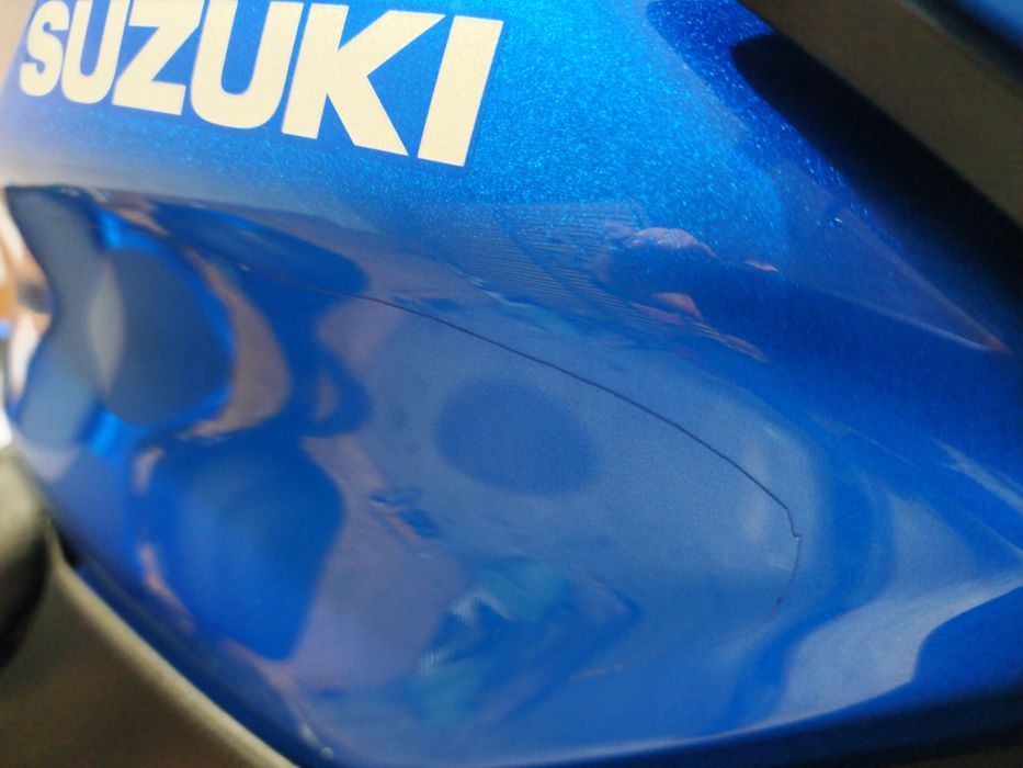 Suzuki GSXS 1000GT Salon Pl