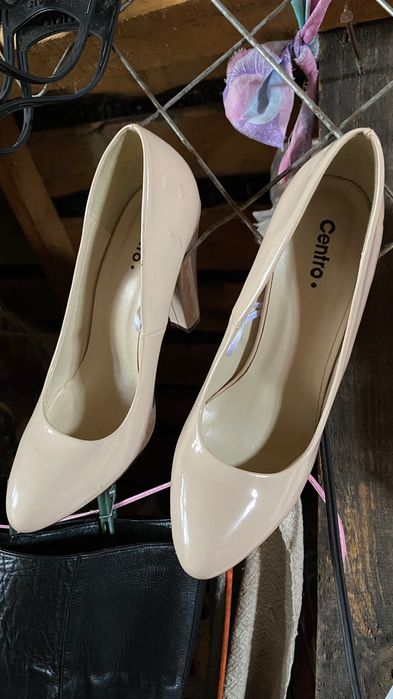 Туфлі , лодочки лакові