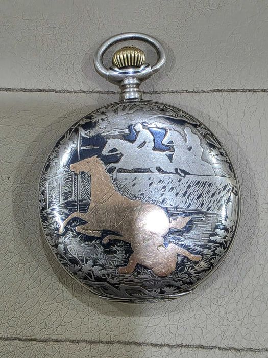 Карманные часы в  серебряном корпусе