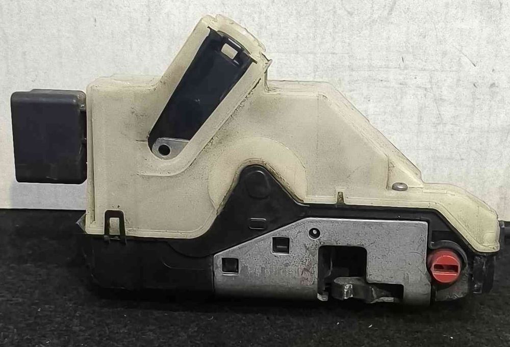 Fechadura / Fecho Porta Trás Direito 9810309480 - PEUGEOT 208 I