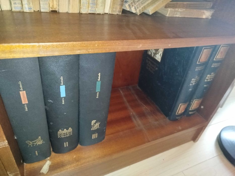 Vendo livros variados 7