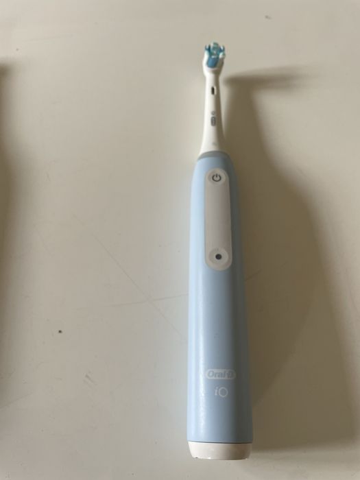 Szczoteczka elektryczna oral b io 3