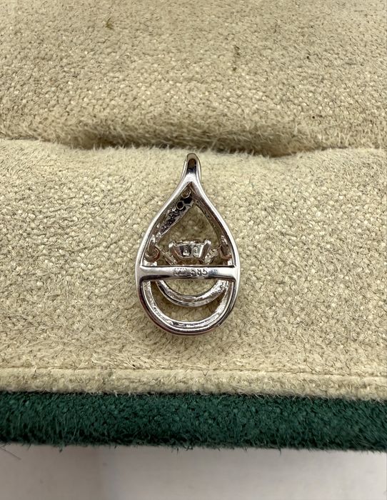 Złota zawieszka 585 z diamentami 0,18ct VS1/I