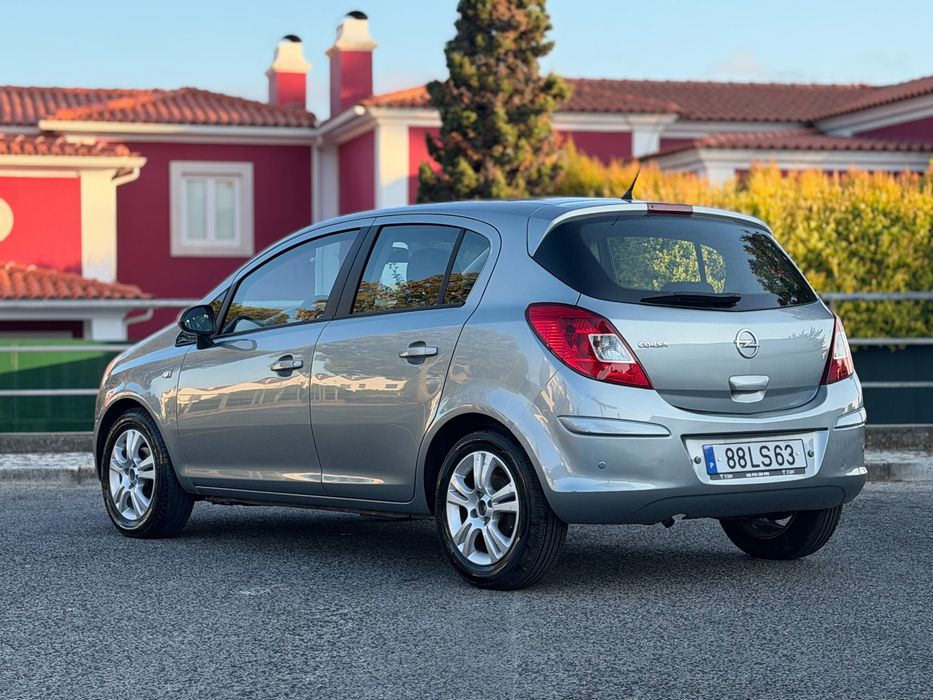 Opel Corsa 1.2 - 99.000km - 2011 - Garantia 18 meses