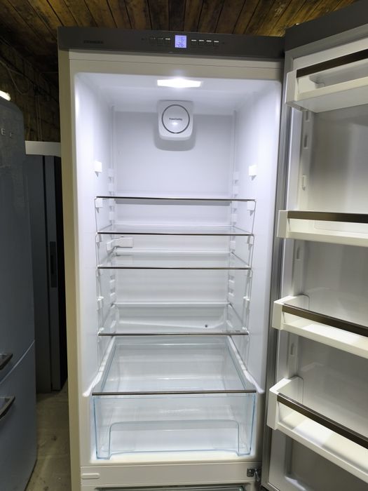 Холодильник Liebherr CNsl 48C3 (Оливковий)