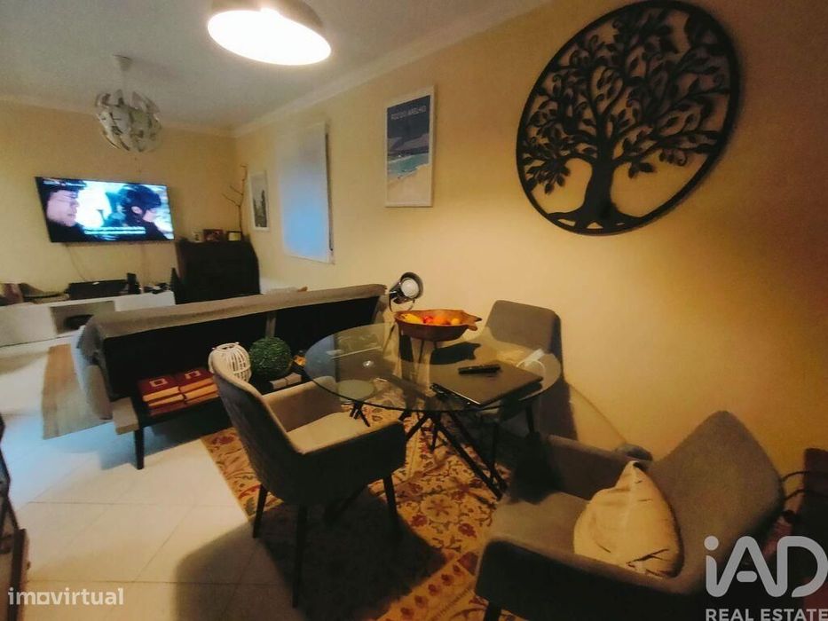 Moradia geminada T2 em Foz do Arelho de 87,56 m2