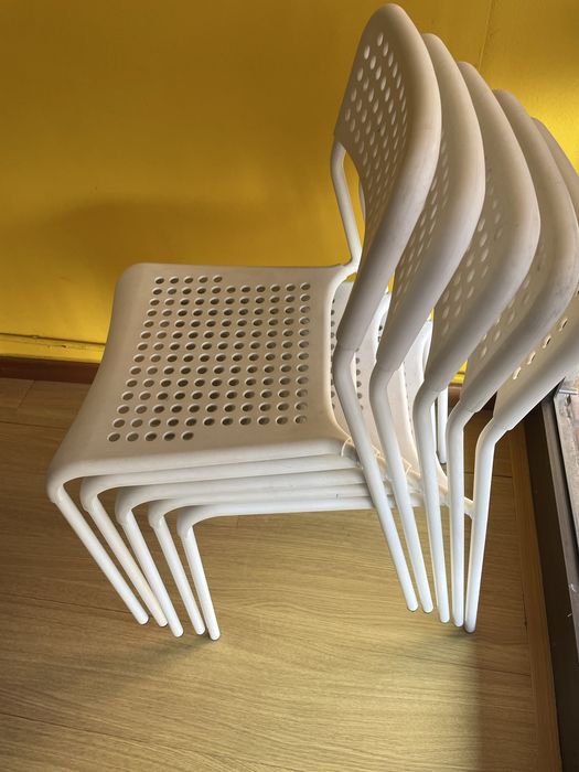 Cadeiras empilhaveis