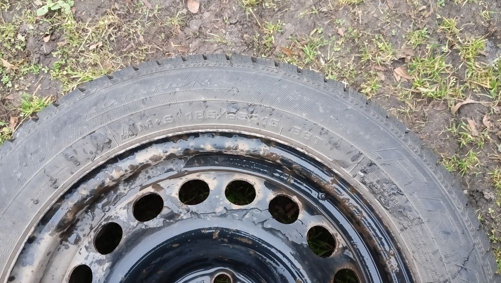Koło samochodowe opona zimowe
