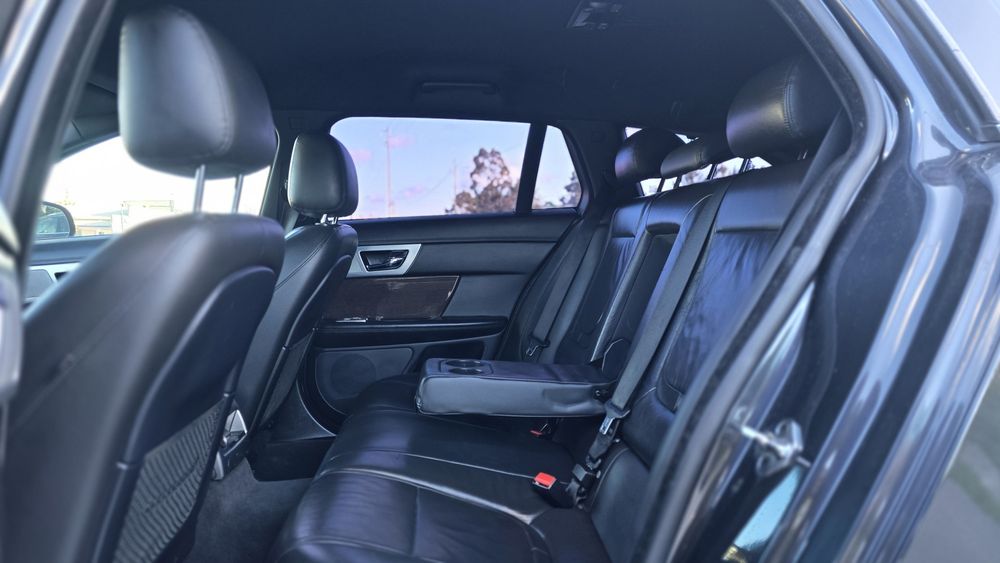 Jaguar XF 2.2 automática motor PSA baixo valor de manutenção
