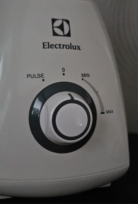 Блендер Electrolux 450w
