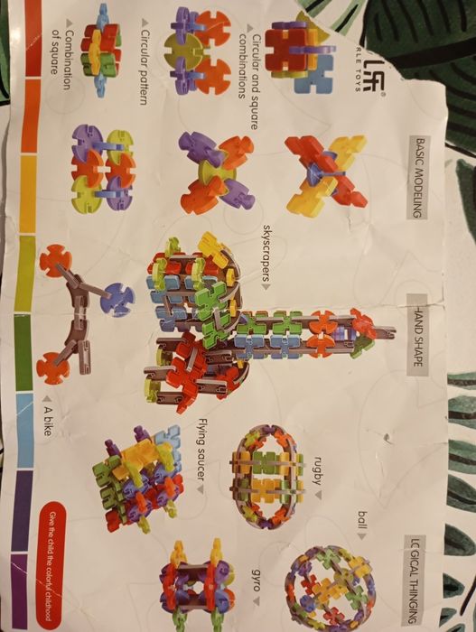 Klocki plastikowe do budowy konstrukcji przestrzennych