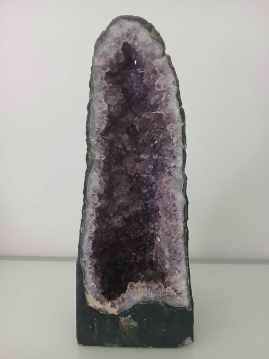 Capela de Ametista Natural – Peça Decorativa Imponente