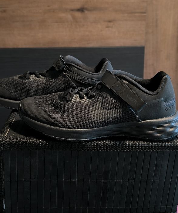 Buty sportowe Nike Revolution 6 Flyeasy NN