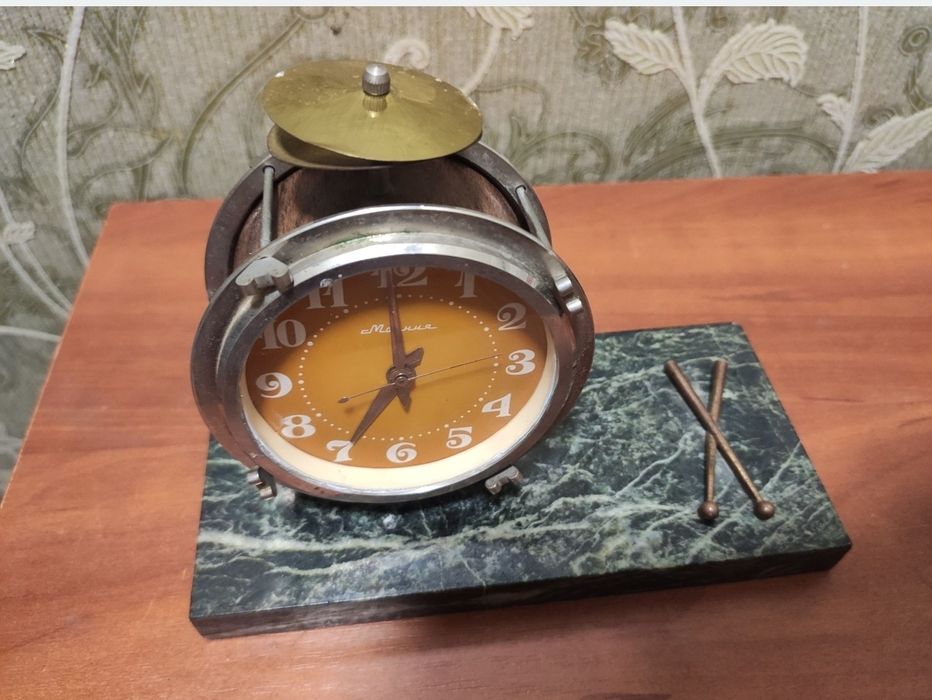 Продам часы молния "БАРАБАН"