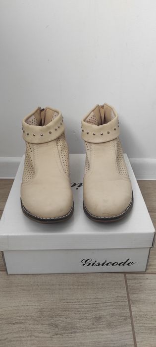 Nowe kremowe botki buty wiosna jesień