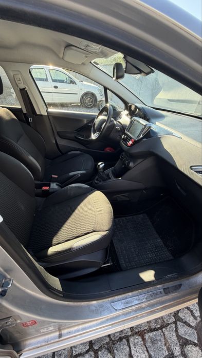 Peugeot 208 1.2 PureTech Style 82cv foto 5