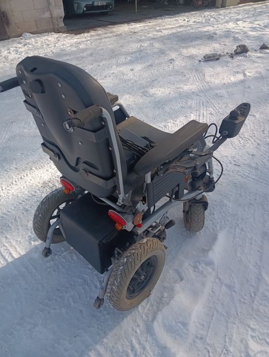 Wózek inwalidzki elektryczny squad.