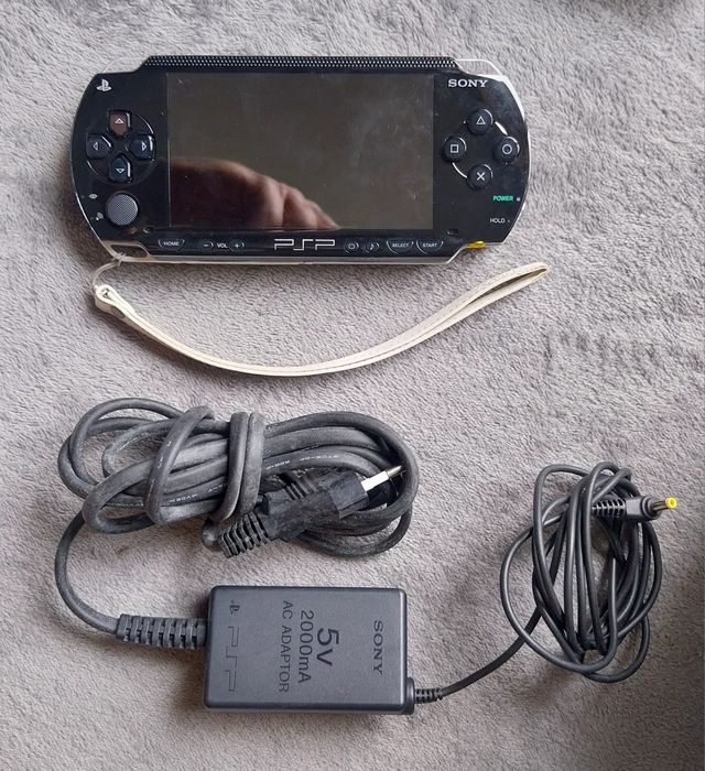 Playstation PSP 1001 value pack c/ nova c/ acessórios, Negociável.