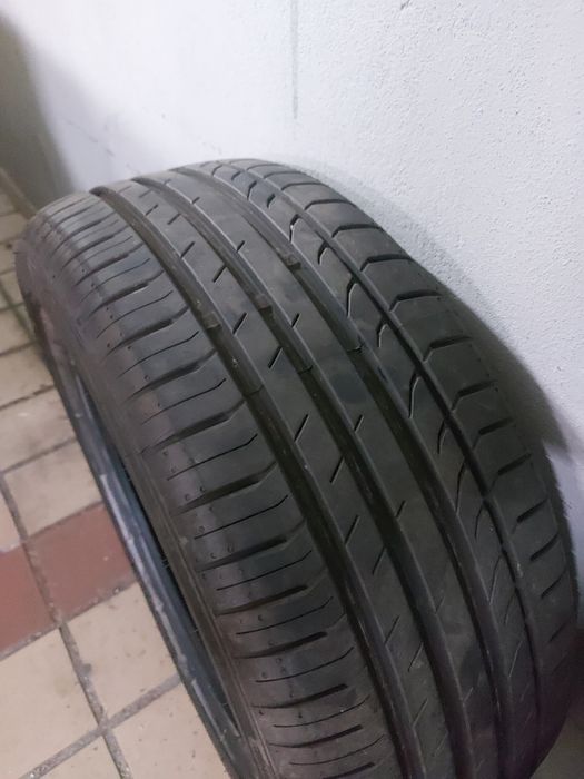 Pneus 215/45R16 semi novos