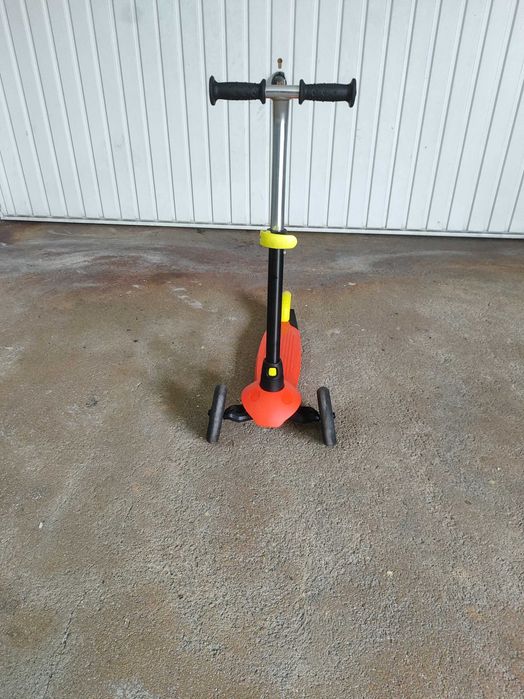 Trotinete Oxelo, modelo B1.