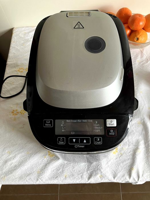 Máquina de fazer pão (usada apenas sem glúten)