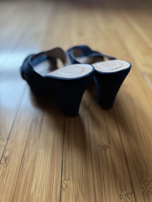 Sandálias azuis, Seaside