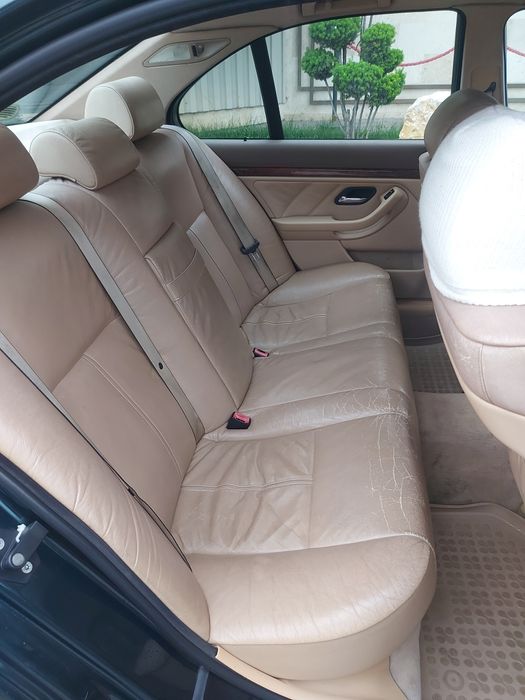 BMW 5-series e39 528i
