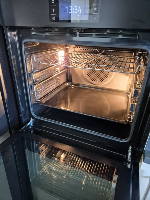 Piekarnik do zabudowy Amica ED87689BA+ automatyczne drzwi