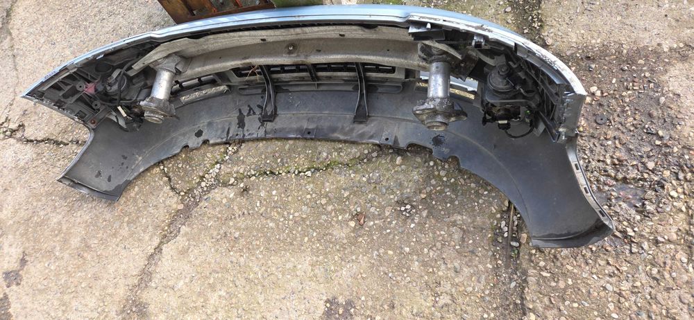 Zderzak przód Audi A4 B6 LY7R