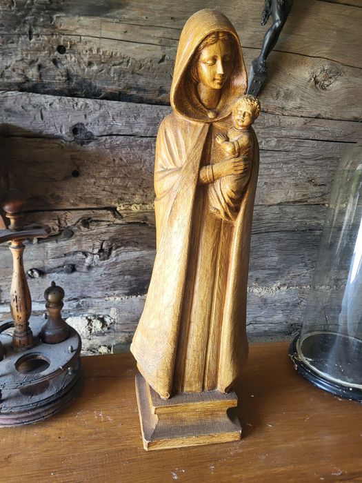 Duża figura Matka Boża z dzieciątkiem Jezus Maryja