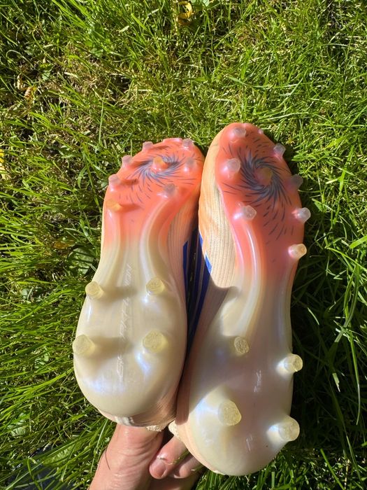 Korki piłkarskie Adidas – pomarańczowe/białe/niebieskie, używane