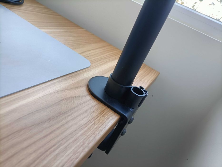 Braço / Suporte Articulado para Monitor (Ajustável e VESA)